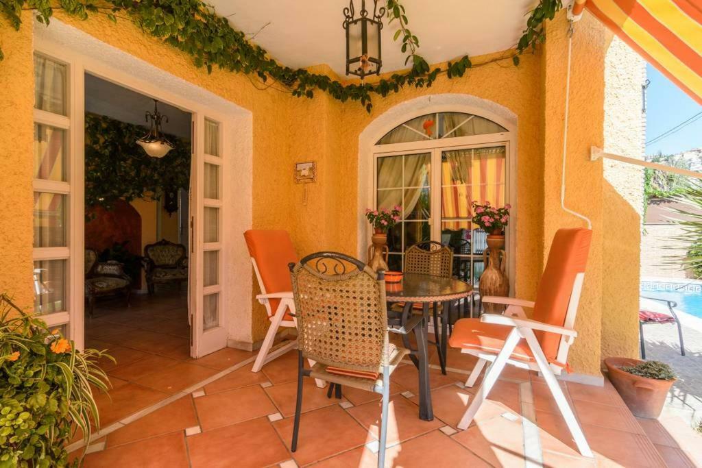 Habitaciones en Casa Céntrica con piscina Almuñécar Esterno foto