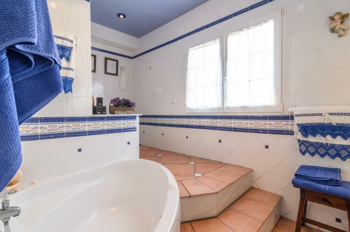 Habitaciones en Casa Céntrica con piscina Almuñécar Esterno foto
